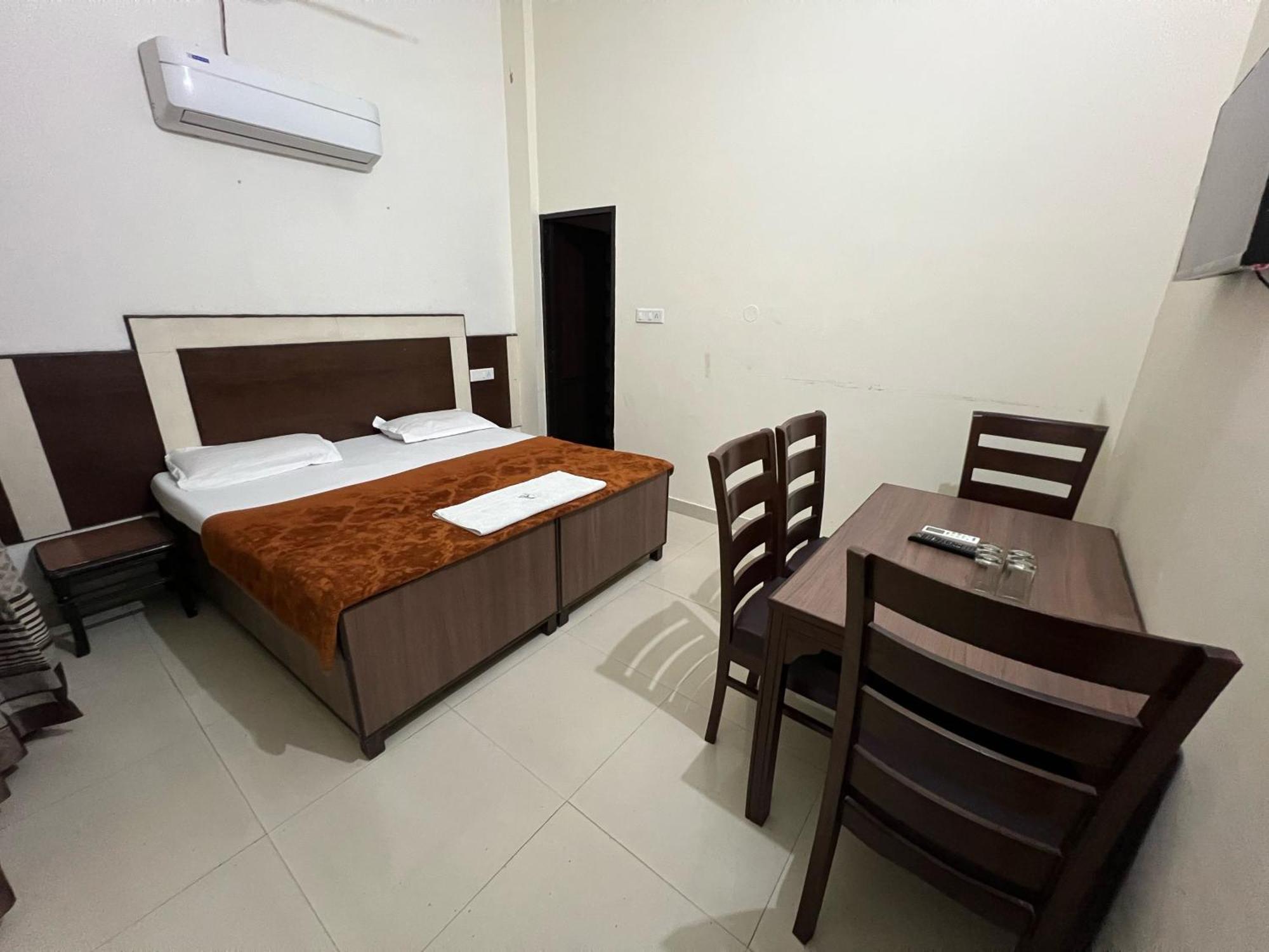 Hotel Blessing Inn By Grb Jalandhar Luaran gambar